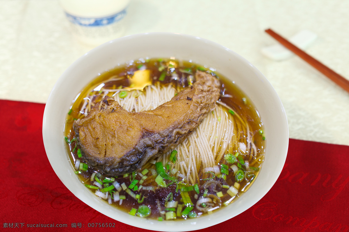 蘇式鮑魚面 中餐美食 魚面 青菜面 傳統(tǒng)面食 蘇式面 海報(bào) 菜單菜譜