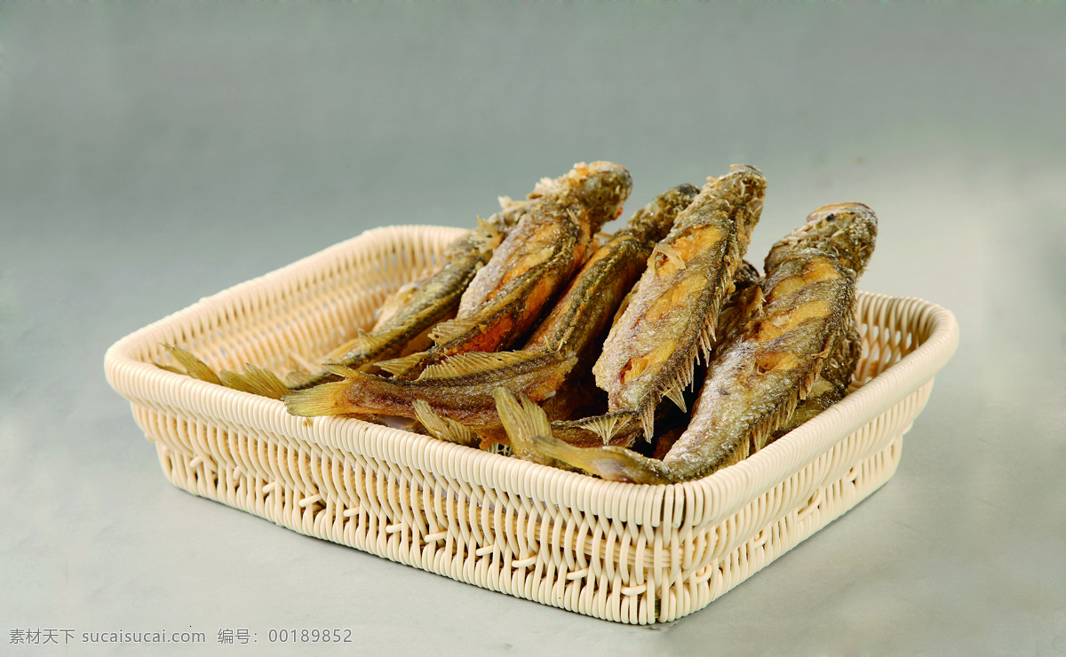 干炸小黃魚 干炸小黃花魚 炸小黃魚 小黃魚 油炸小黃魚 黃魚 高清菜譜用圖 餐飲美食 傳統(tǒng)美食