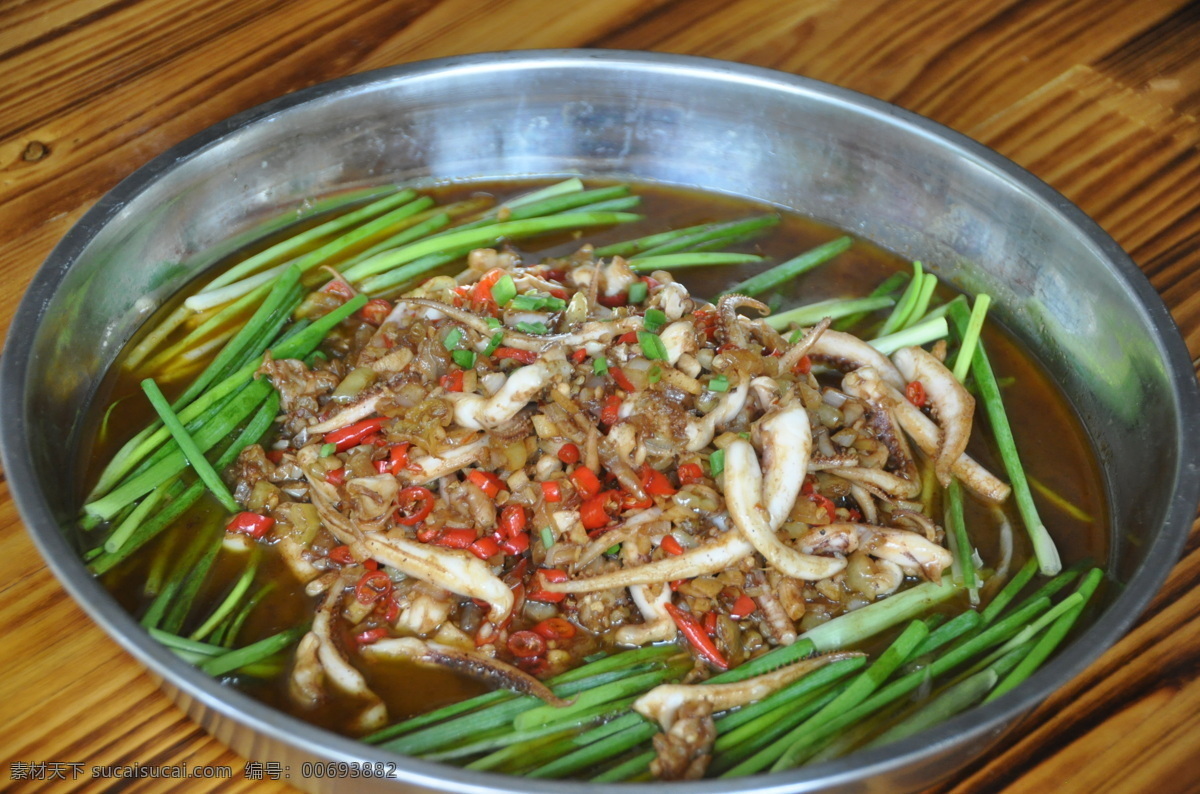 鋼盆魷魚(yú) 魷魚(yú) 鋼盆 麻辣魷魚(yú) 剁椒魷魚(yú) 蔥 魷魚(yú)須 辣椒 湘菜 川菜 美食 炒菜 菜譜 餐飲美食 大廚推薦 招牌菜 傳統(tǒng)美食