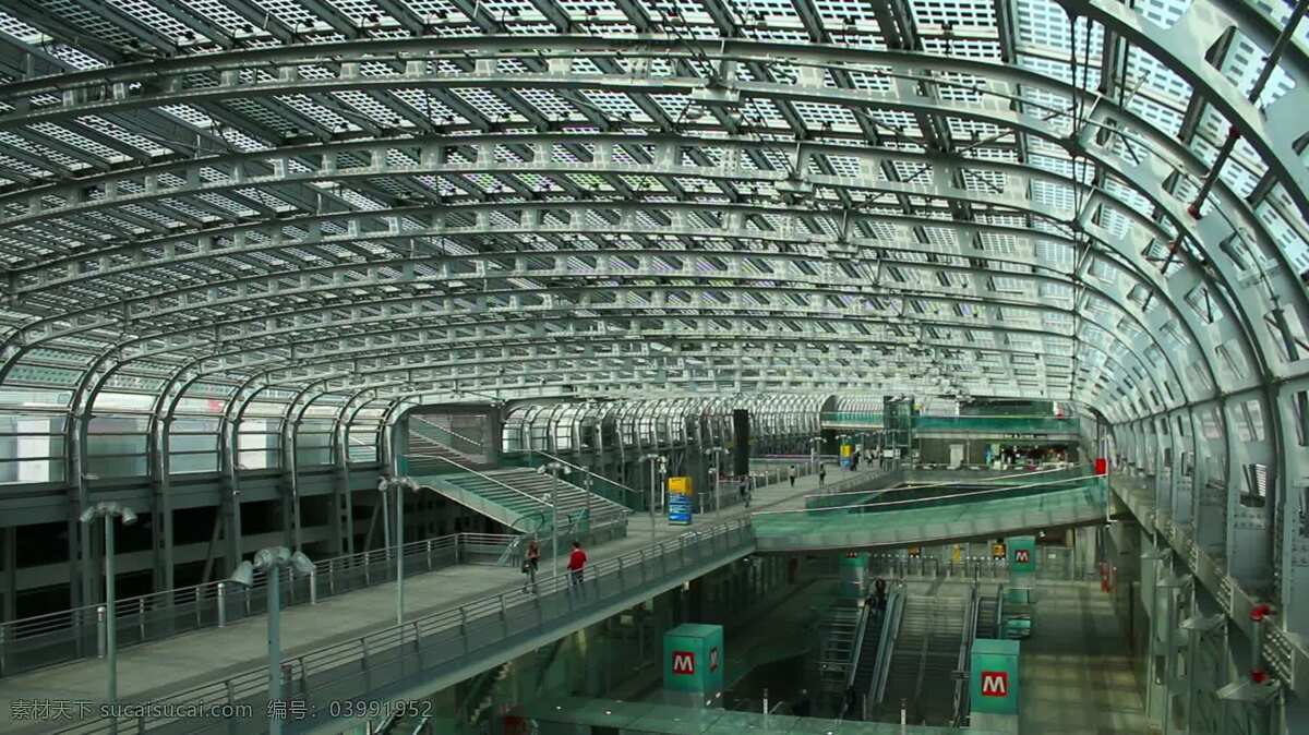 地铁站门苏萨 都灵 意大利 行业 城镇和城市 运输 地铁 火车 现代 站 钢 人 标志 楼梯 灯 玻璃 建筑学 桥