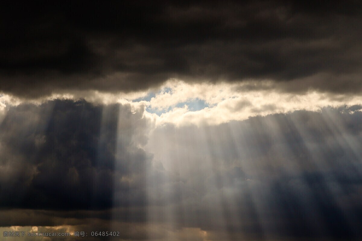 光 丁达尔效应 自然风光 自然景观 光图片素材 光效图片素材 耶稣光 耶稣光图片 耶稣光素材 光素材 光线图片 光线素材 乌云 乌云图片 梦幻图片素材 创意 壁纸