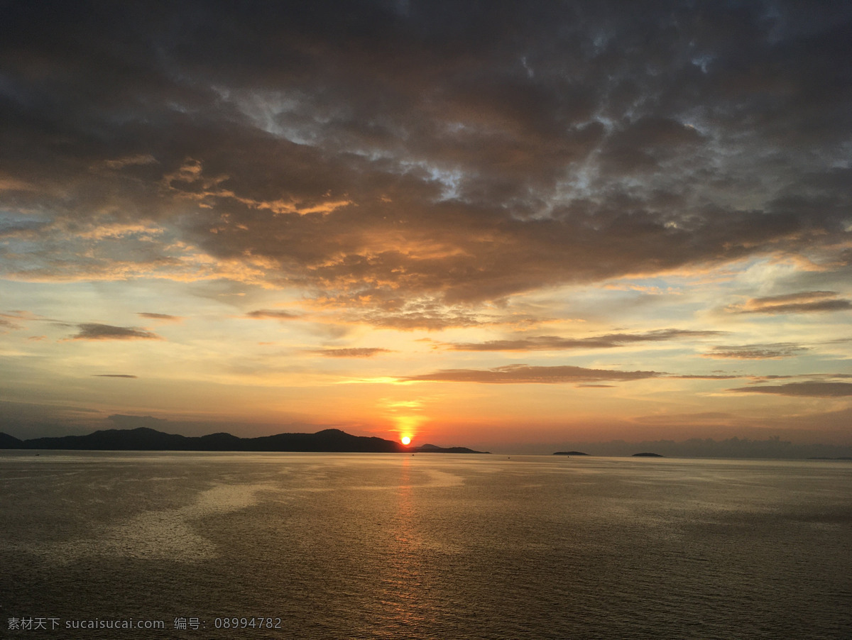 多云的天空 视野 天空 天堂 自然 景观 水 户外 阳光 夏天 唯美图片 唯美壁纸 壁纸图片 桌面壁纸 壁纸 背景素材 手机壁纸 创意 自然景观