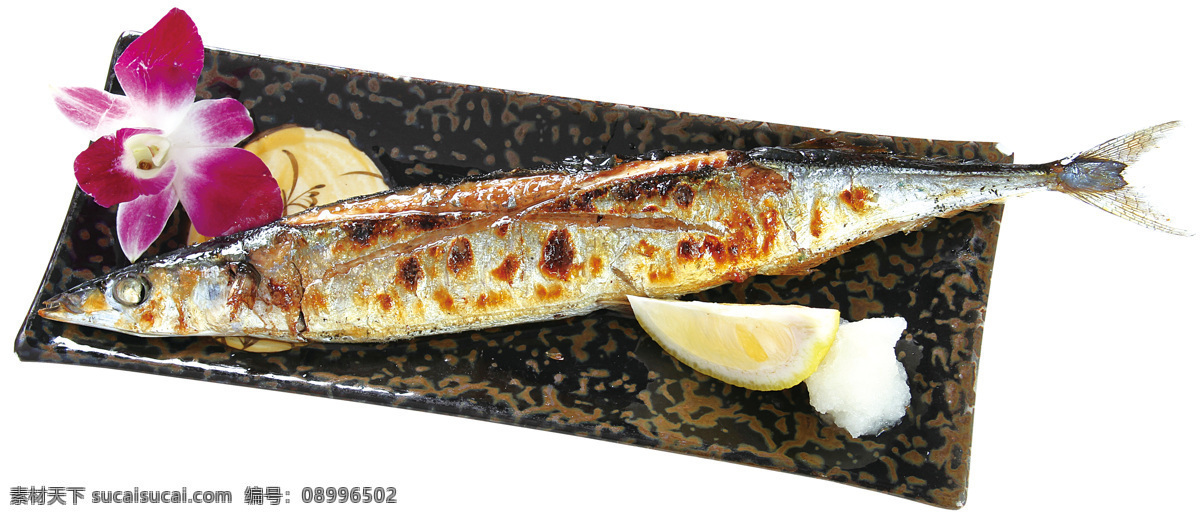 炭燒秋刀魚 美食 美味 裝飾花 檸檬 盤子 拍攝圖片素材 餐飲美食 西餐美食