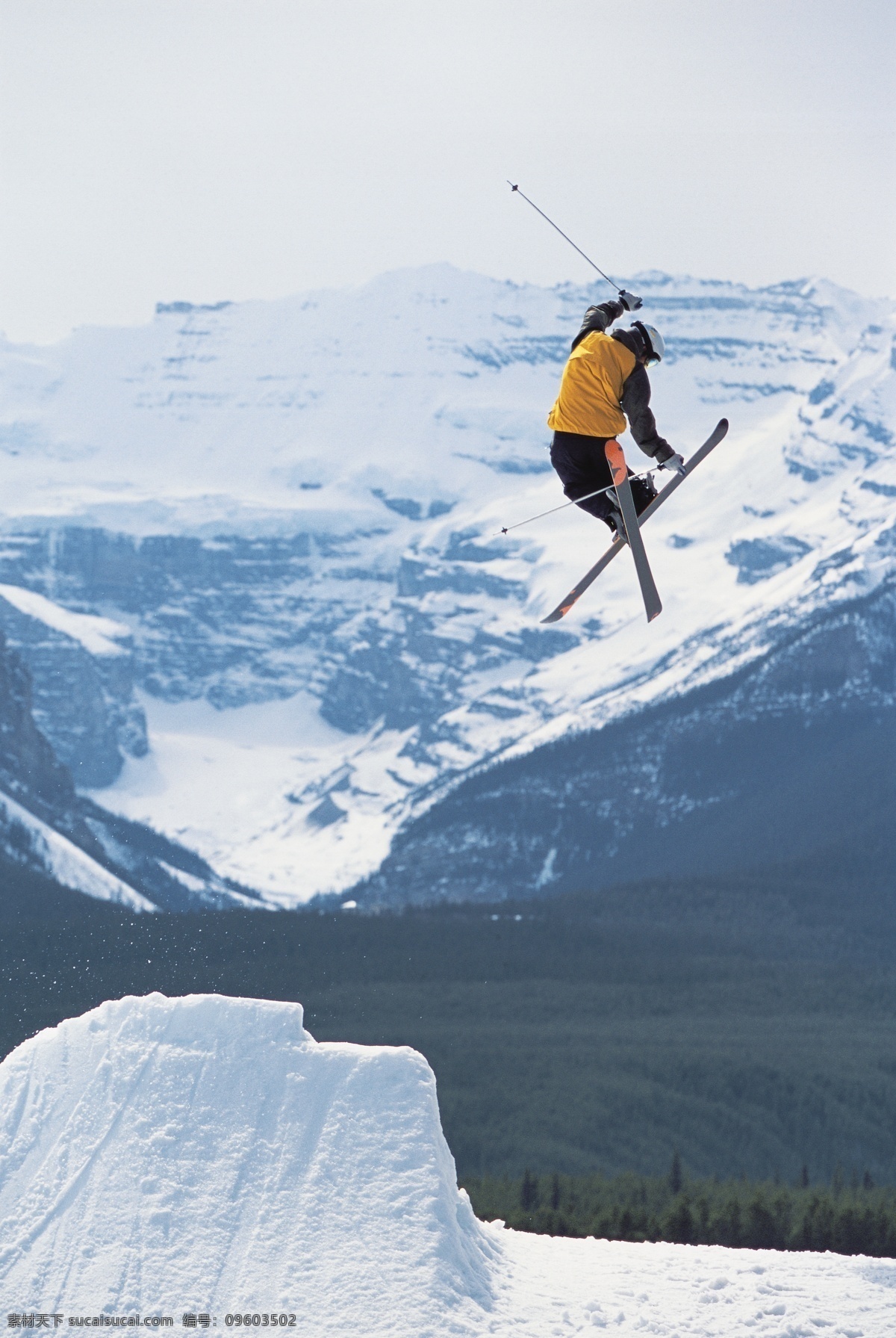 双板 滑雪 飞起 瞬间 高山滑雪 越野滑雪 双板滑雪 生活百科 摄影图片 体育运动 白色
