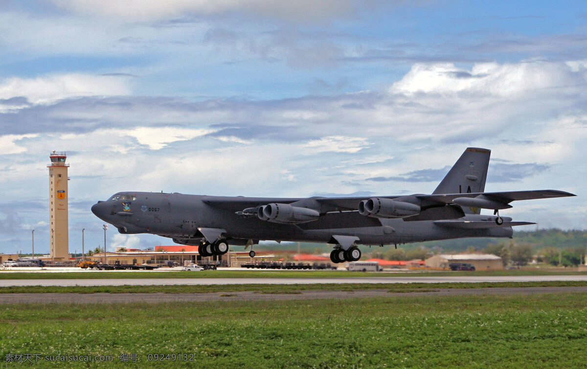 b 轰炸机 空中 堡垒 关岛 安德森 空军 基地 起飞 军用飞机 美国 军事武器 现代科技