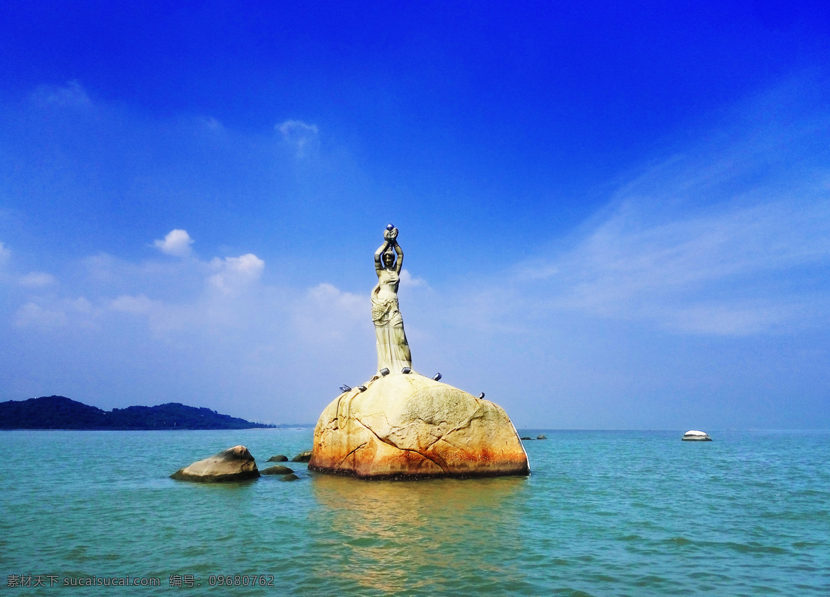 珠海渔女神像 珠海旅游 珠海风景 渔女神像 海边风景 石头雕塑 蓝天 水平线 天际线 旅游摄影 国内旅游