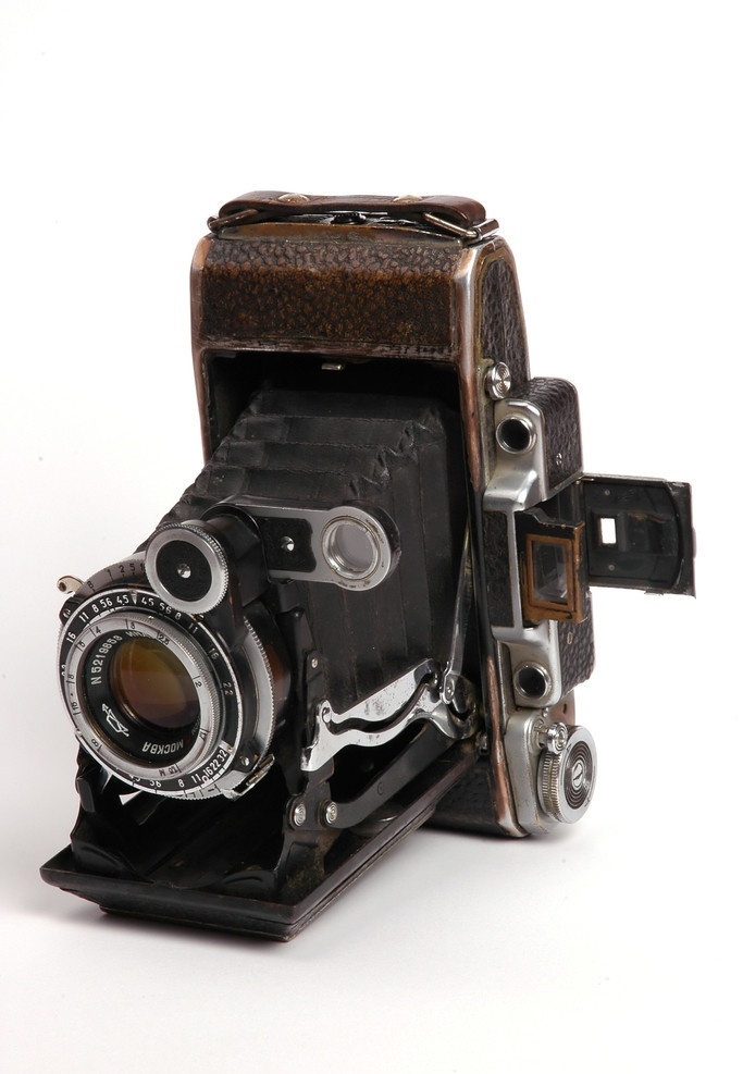 经典胶片相机 胶片 相机 古老 单反 皮腔 旁轴 收藏品 家居生活 生活百科