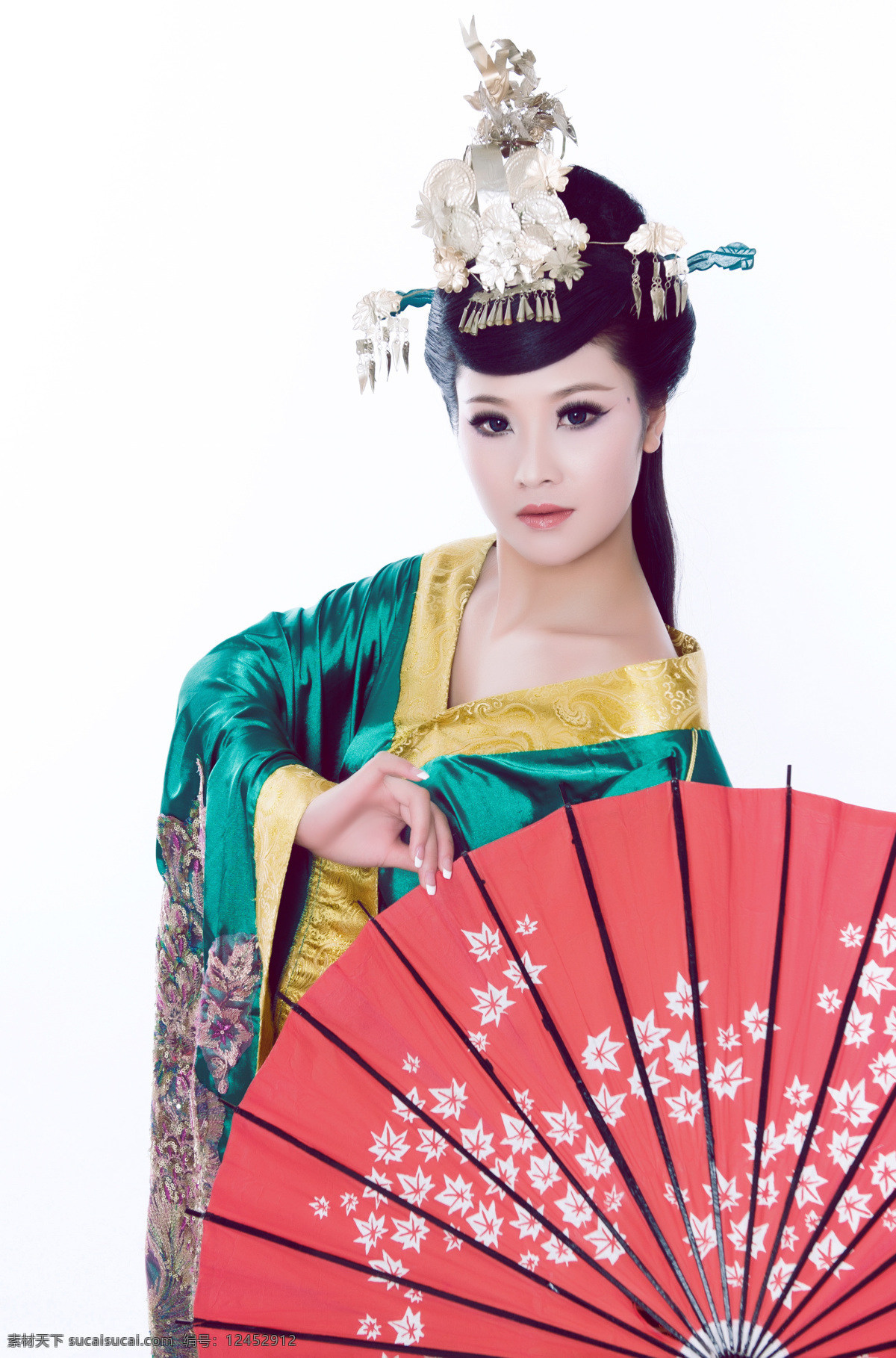 古裝美女 藝術(shù)寫(xiě)真 美女 美女?dāng)z影 唯美 古裝 漢服 銀飾 油紙傘 人物攝影 人物圖庫(kù)