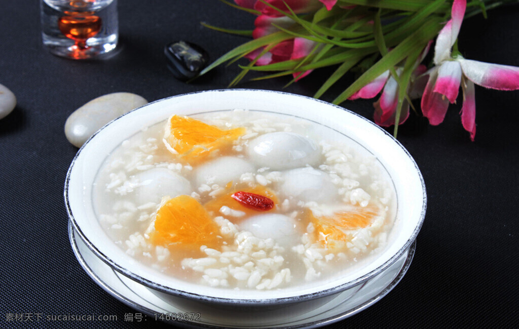 橘露 甜酒酿 汤圆 中餐 美食 传统小吃 甜品 中式甜点 酒酿圆子 糯米 橘子 甜汤 温暖 家庭料理