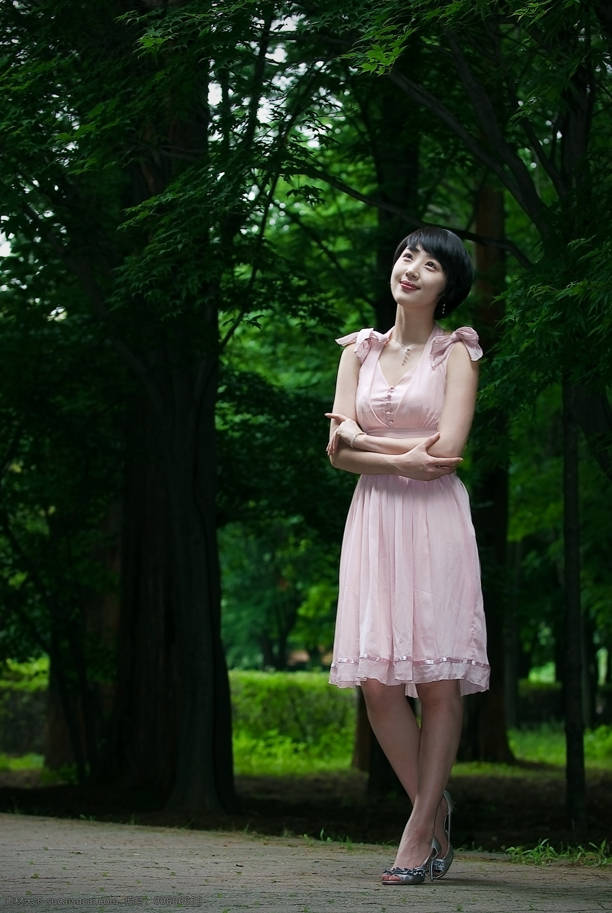 韩国美女 韩国 美女 连衣裙 高跟鞋 气质 俏丽 性感 清纯 女孩 诱惑 写真 高清 女性女人 人物图库