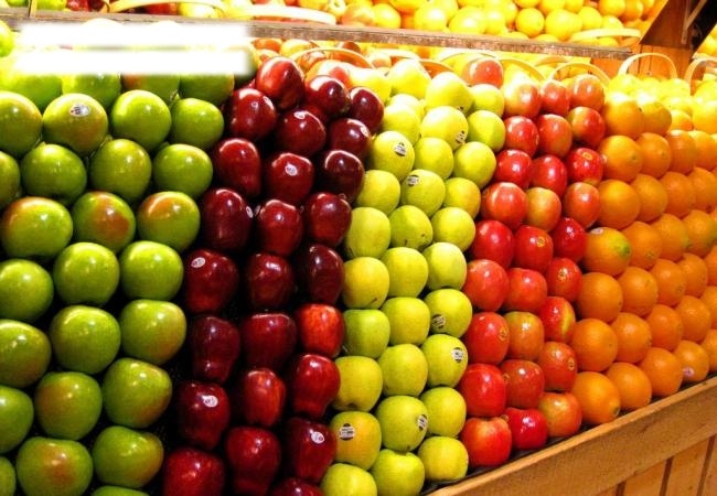超市 超市水果 陈列 桔子 苹果 青苹果 色彩缤纷 水果 整齐 琳琅满目 生活素材 生活百科 psd源文件
