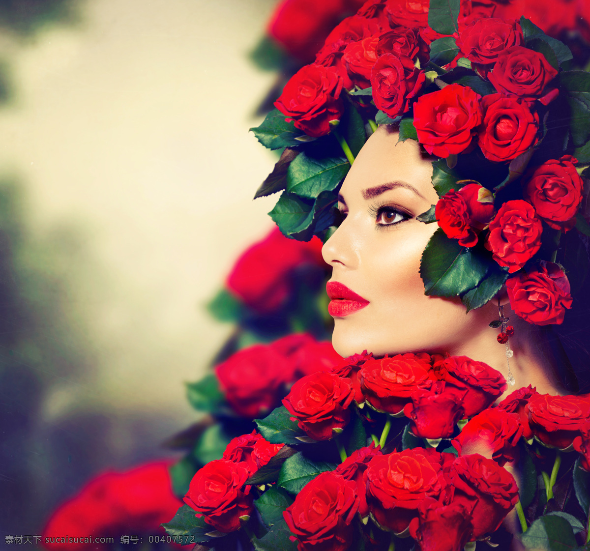 烈焰 红唇 美女 图 玫瑰花环 美女侧面图 红玫瑰 精致 诱惑 美女图片 人物图片
