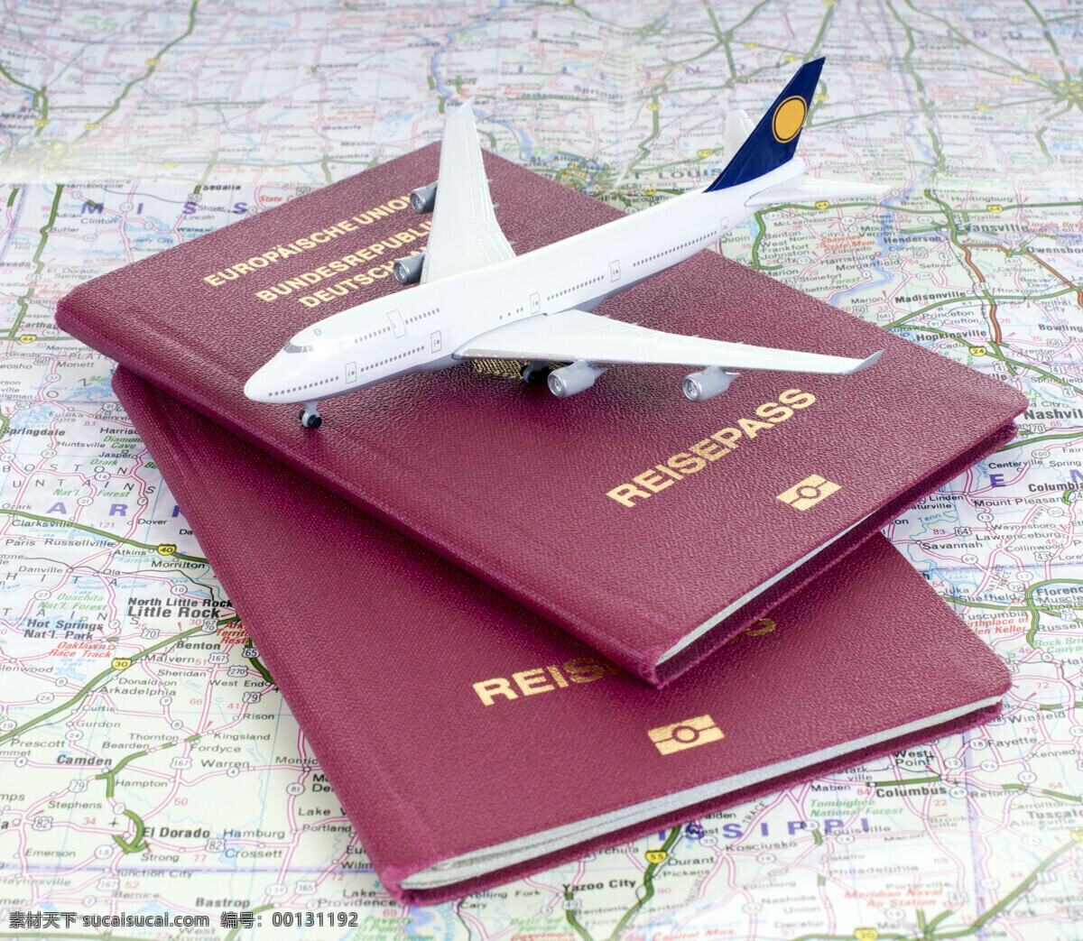 护照 上 飞机模型 地图 证件 其他类别 生活百科