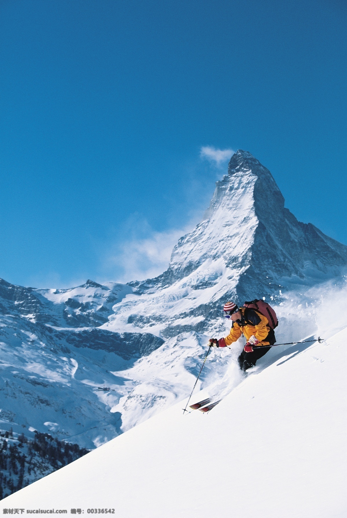 雪山 上 运动员 高清 冬天 雪地运动 划雪运动 极限运动 体育项目 下滑 速度 运动图片 生活百科 美丽 雪景 风景 摄影图片 高清图片 体育运动 白色