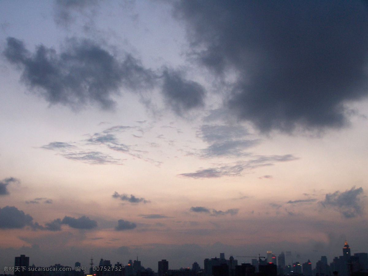 乌云密布 城市 上空 乌云 天空 南京 剪影 傍晚 自然景观 摄影图库