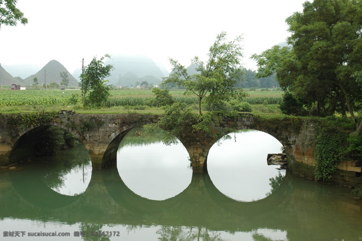 石桥 拱桥 小石桥 流水 江南 江南水乡 小桥流水 树木 野外 农村 乡野 静谧 山峰 杨柳 小河 花卉风景 自然景观 自然风景