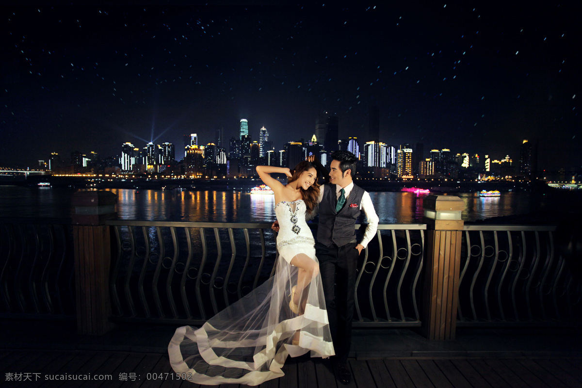 夜晚 灯光 下 情侣 新人情侣 新婚夫妻 新人 新郎新娘 帅哥美女 婚纱照 婚纱摄影 写真摄影 情侣图片 人物图片
