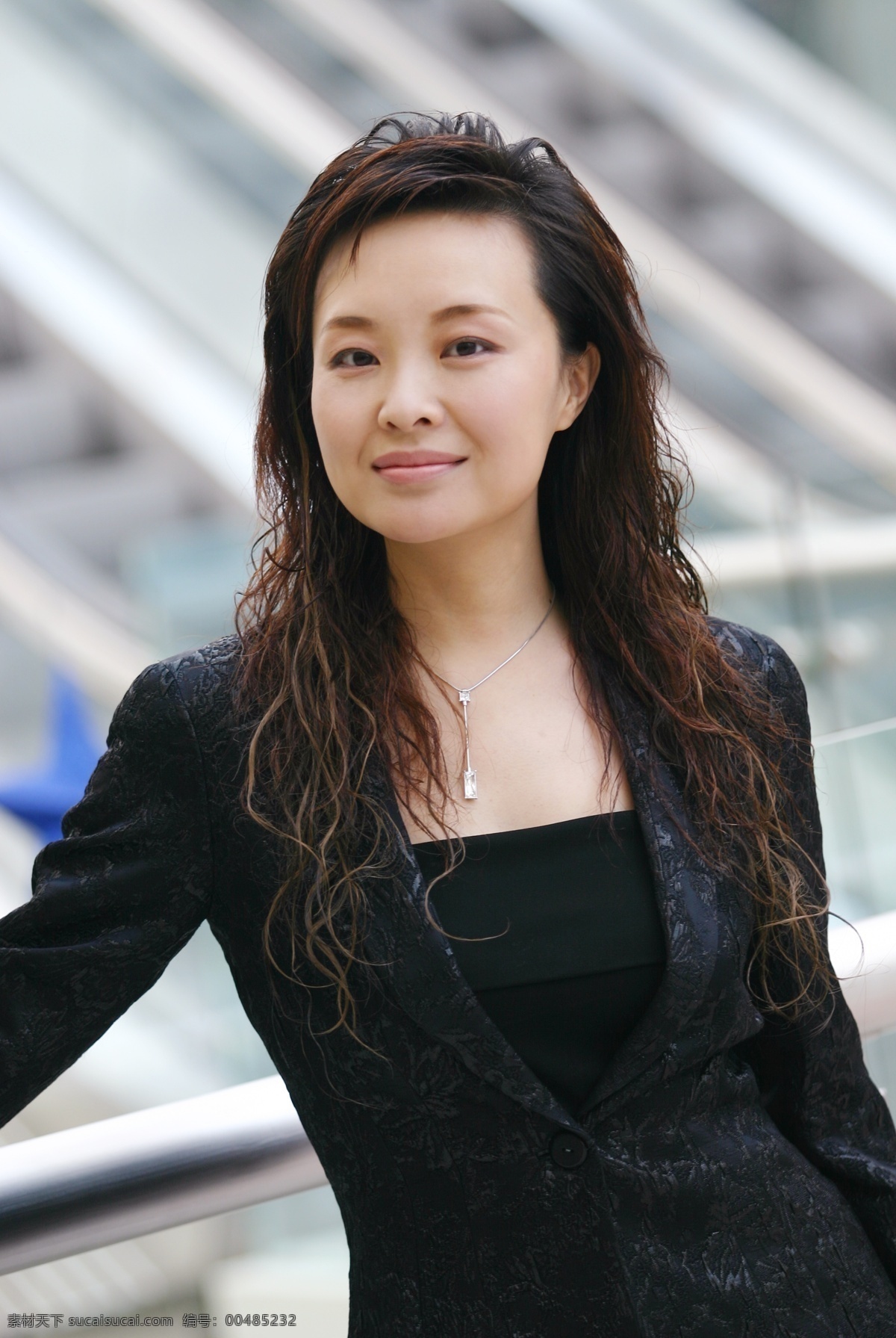长发 成熟 歌星 活力 开放 可爱 快乐 美丽 叶 蓉 叶蓉 戏子 影星 女人 女孩 美女 美人 年轻 肤色 魅力 美艳 风韵 妩媚 性感 热辣 微笑 自信 面孔 脸庞 秀发 身材 身段 直发 职业装 西服 女装 上海卫视 明星传媒 明星偶像 人物图库 海报 宣传海报 宣传单 彩页 dm
