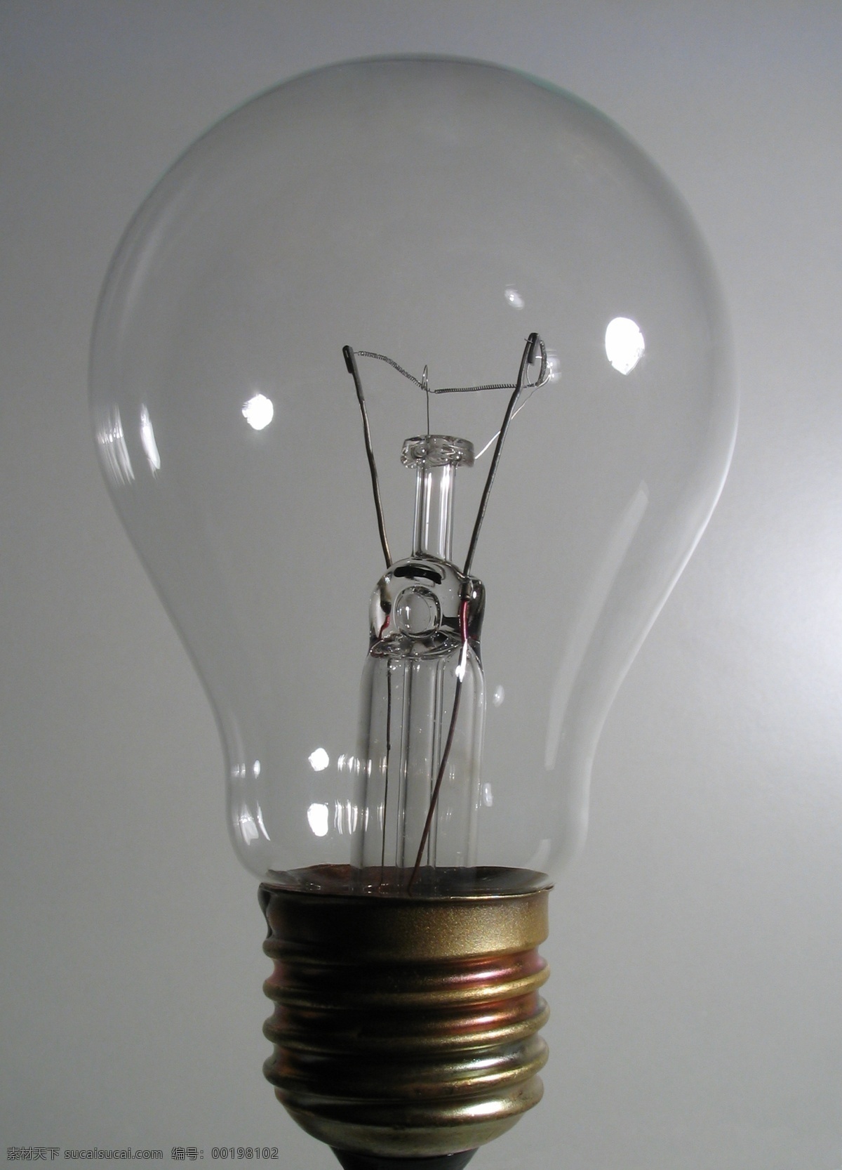 电灯泡素材图 能源概念 电灯泡 灯泡 绿色能源 环保能源 生态能源 洁净能源 可再生资源 能源环保 生活用品 生活百科 灰色