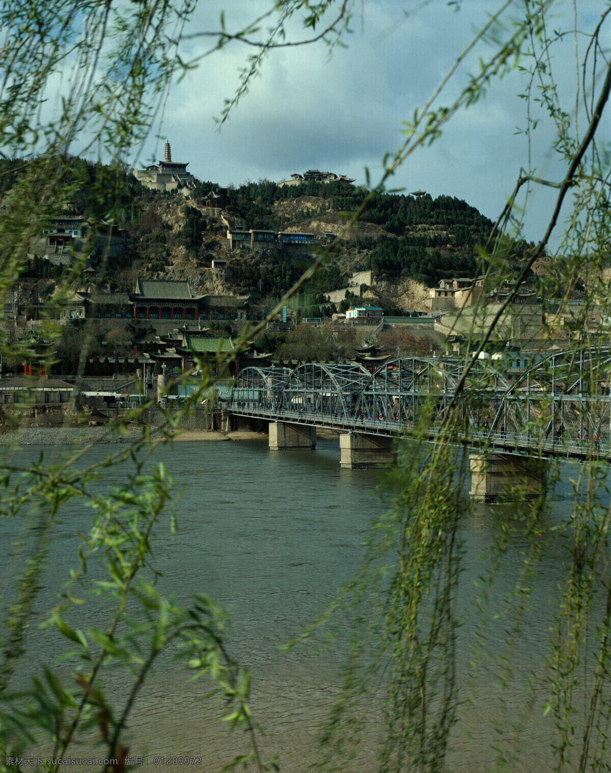 春天 风景 旅游 景点 蓝天 白云 山川 山水风景 河流 绿山 桥 摄影图片 旅游摄影 国外旅游