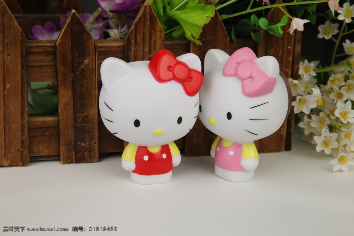 hello kitty kitty猫 粉红色 红色 卡通 卡通素材 卡通图片 素材图片 卡通形象 可爱 玩具 一对猫 手机镶钻 手机背贴 手机镶嵌 kt 猫 娱乐休闲 生活百科 psd源文件