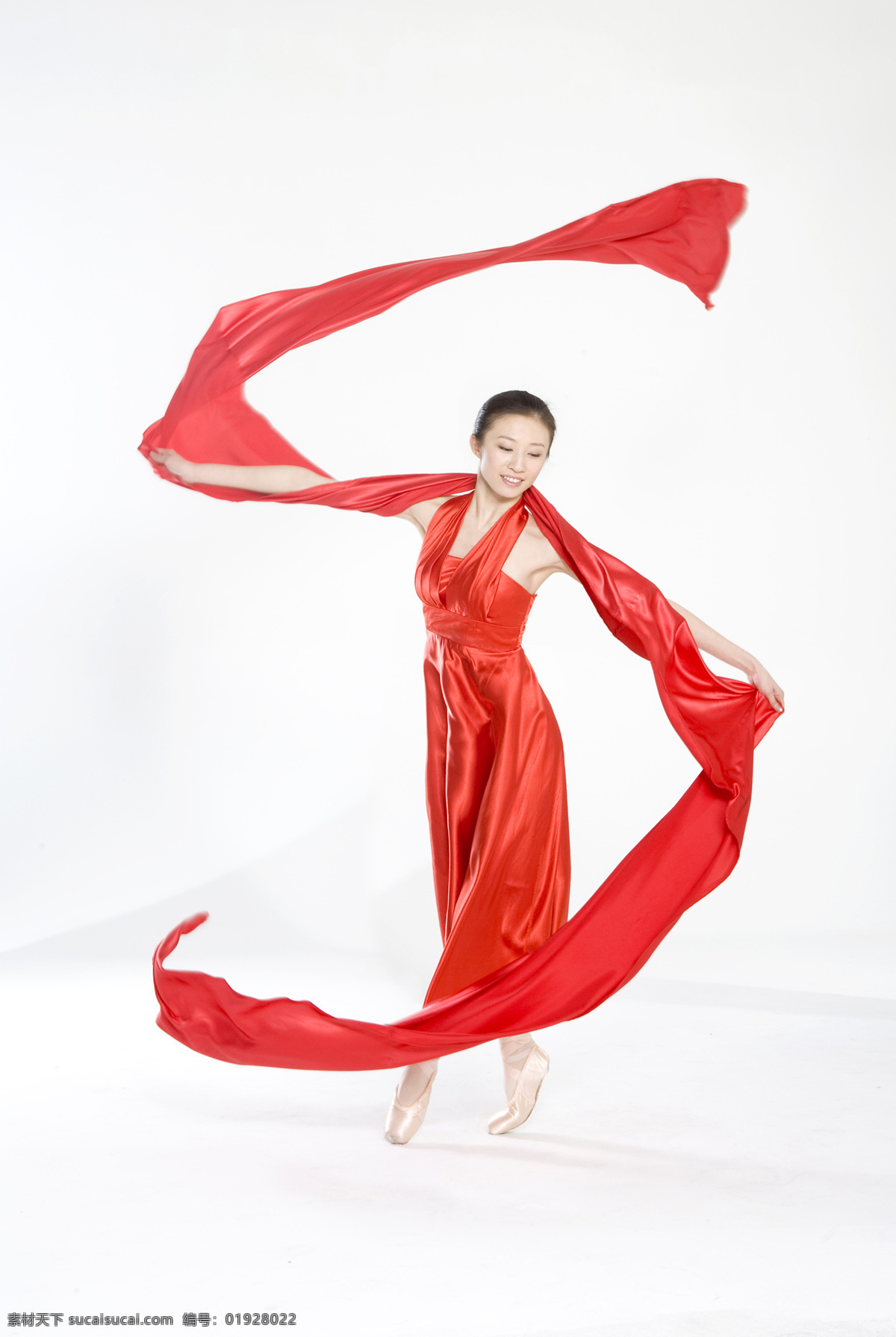 民族舞 裙子 红色 激情 舞蹈 现代舞 表演 舞者 热情 优美 全身像 女性 平衡 丝绸 丝带 飘带 飘逸 女性女人 人物图库