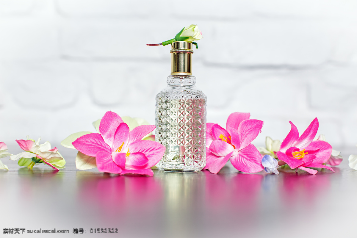 香水鲜花摄影 香水 香水瓶 女士香水 女性香水 化妆品 生活用品 其他类别 生活百科 白色
