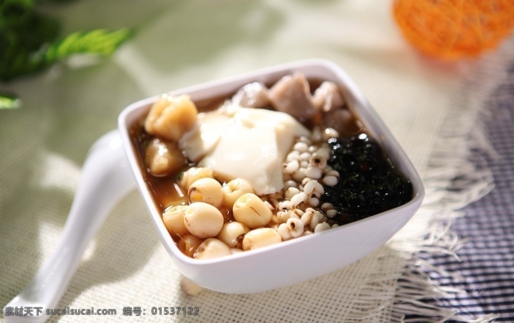 芋圆烧仙草 芋圆 水果 饮品 食品 饮料 八宝粥 饮料酒水 餐饮美食