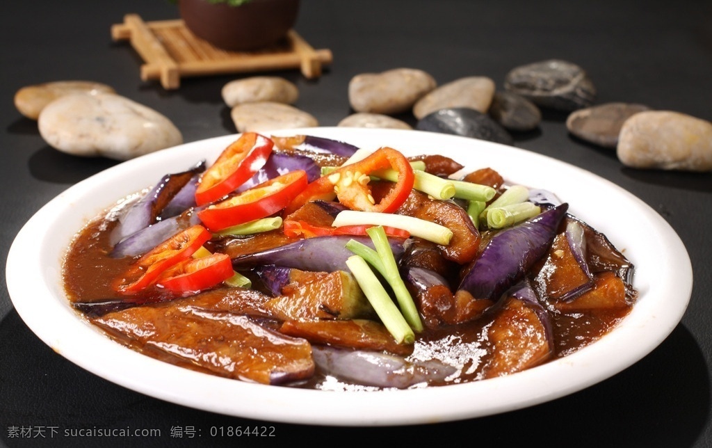 客家焖紫茄 红烧茄子 焖紫茄 焖茄子 红焖茄子 红焖全茄 热菜 传统美食 高清菜谱用图 餐饮美食