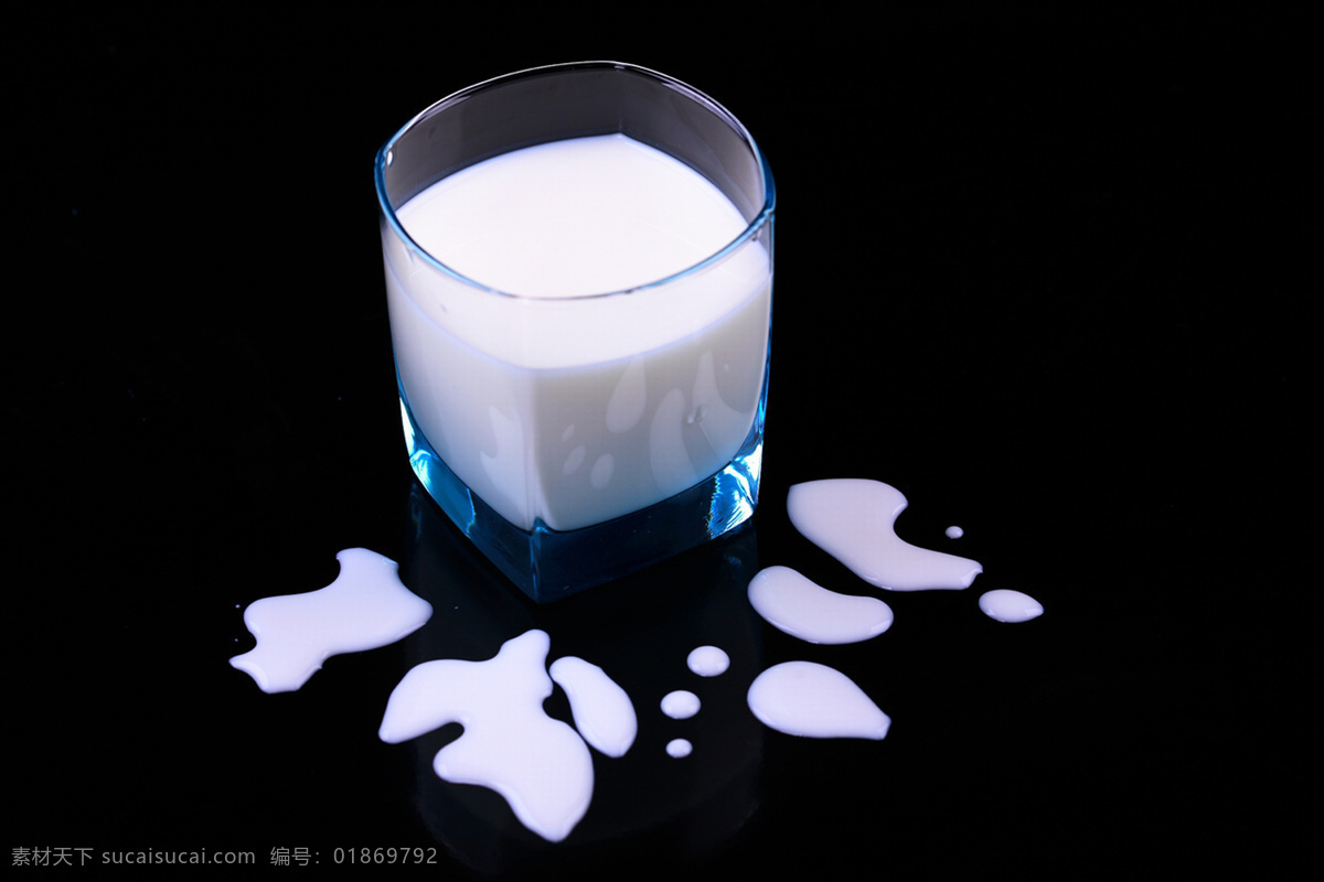酸奶 杯子 玻璃杯 餐饮美食 牛奶 乳液 饮料酒水 乳白 奶迹 矢量图 日常生活