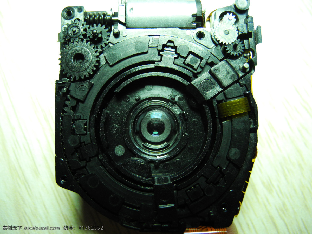 精密 镜头 科技感 生活百科 数码家电 相机镜头 精密镜头 变焦对焦原理 psd源文件