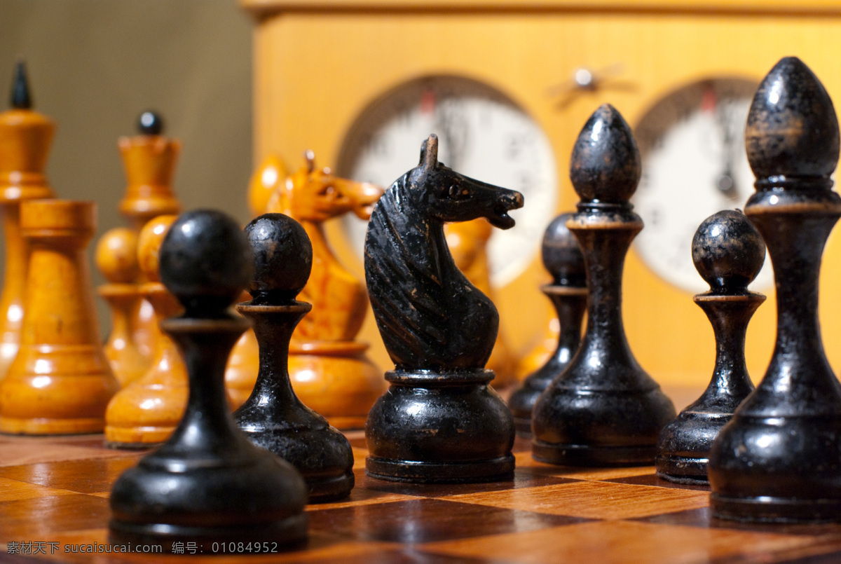 国际象棋 棋子 特写 象棋 木质棋子 下棋 棋盘 棋局 计时器 时间 对弈 智慧 智力 娱乐休闲 游戏 比赛 摄影图片 高清图片 其他艺术 文化艺术