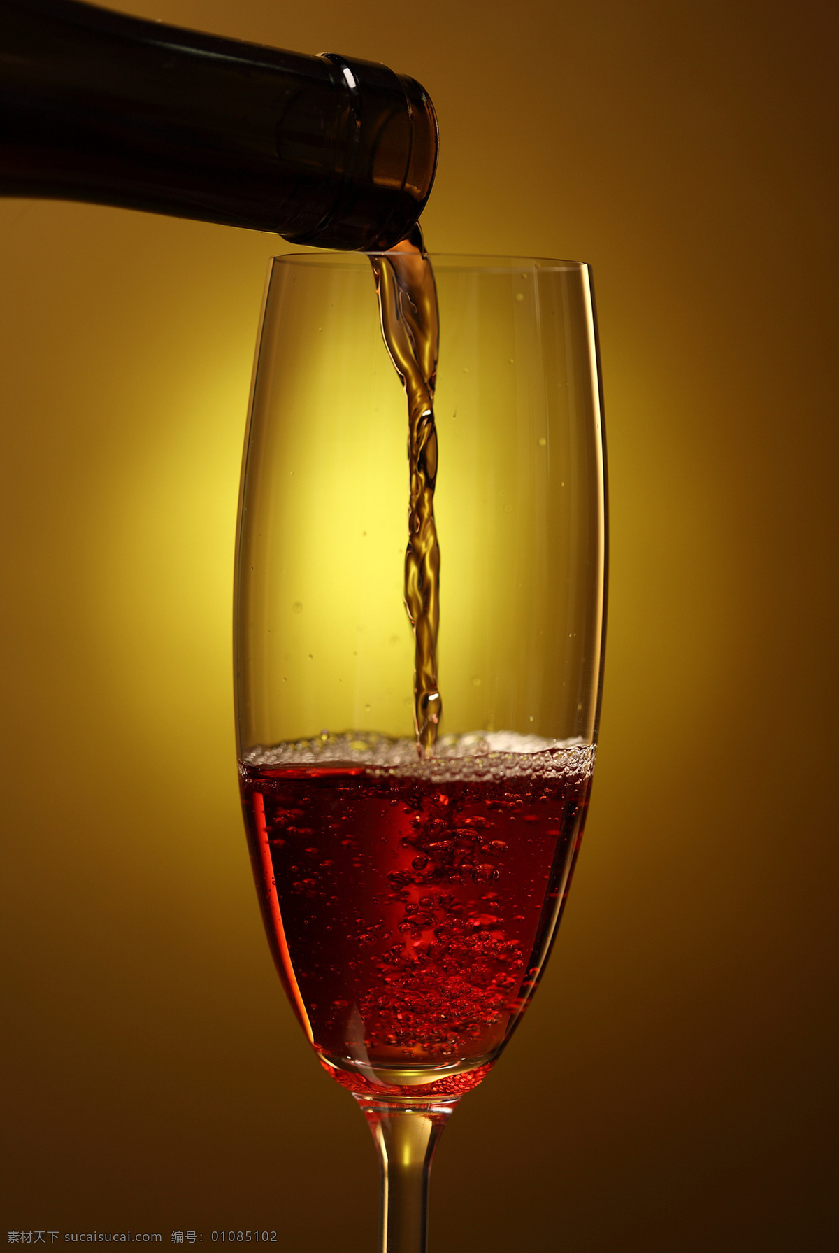 红色 葡萄酒 红酒 酒杯 酒液 休闲饮品 酒水饮料 餐饮美食 酒类图片