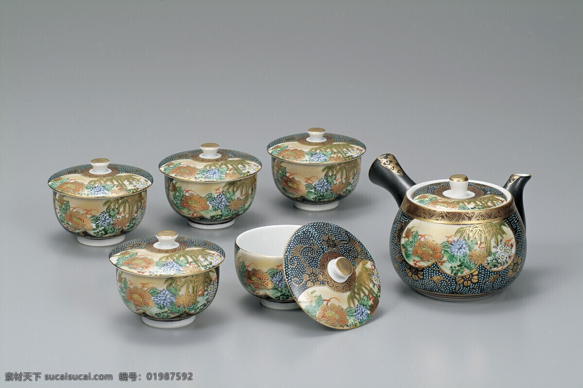 盛茶 器具 盖碗 茶壶 古色古香 花卉图案 彩釉 盖头 碗身 带盖的碗 五件一组 茶具 瓷器制品 厨房用品之一 厨房用品 厨具餐具 餐具厨具 餐饮美食