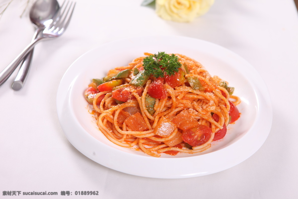 意大利面 意面 西餐 美食 番茄牛肉意面 摄影照片 西餐美食 餐饮美食