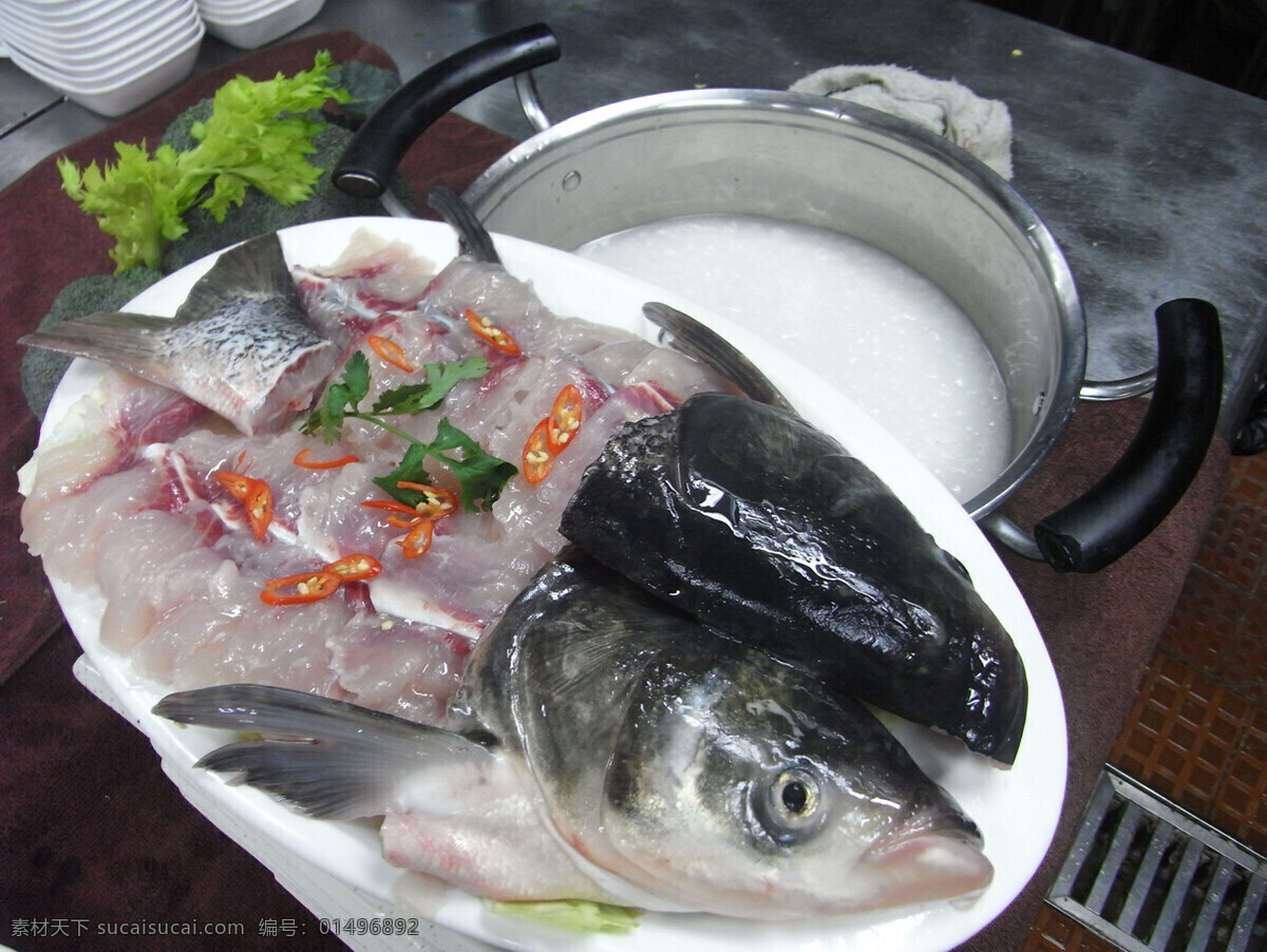 鱼粥火锅 大头鱼 粥 火锅 美食 火锅底 鱼 餐饮美食