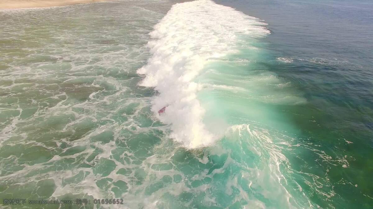 龙目岛 印度尼西亚 男子 冲浪 自然 波浪 岸 崩溃 海洋 海 打破 泡沫 膨胀 蓝色 绿松石 水 热带的 天堂 生态系统 暗礁 空中 无人机 海的 setangi