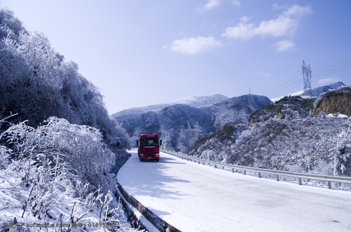 冬天道路 冬季风景 冬天景色 冬 寒冬 冬雪 汽车 卡车 冬天马路 蓝天 白云 蓝天白云 雪 白雪 冬天美景 冬天 冬季图片 原创摄影 自然景观 自然风景