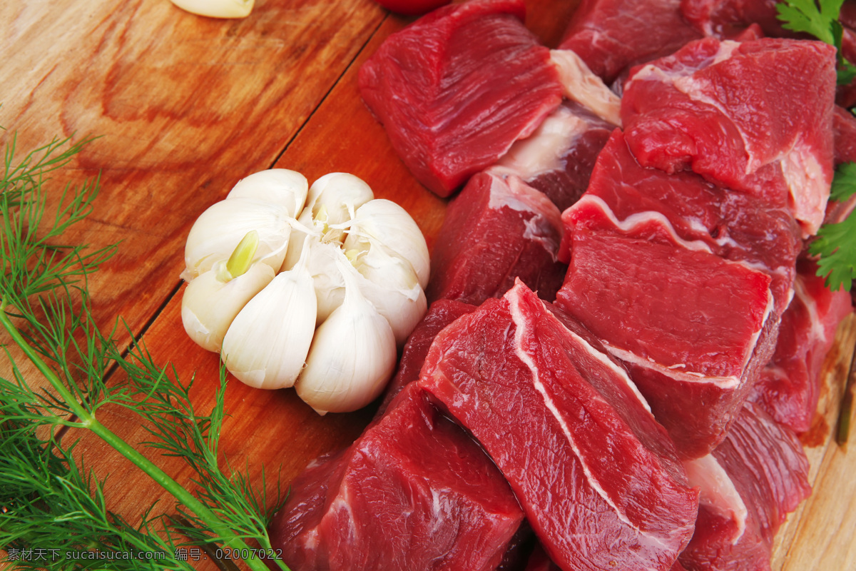牛肉 块 肉 食物 餐饮美食 美味 可口 肉类 生牛肉 牛肉块 新鲜 大蒜 食材原料