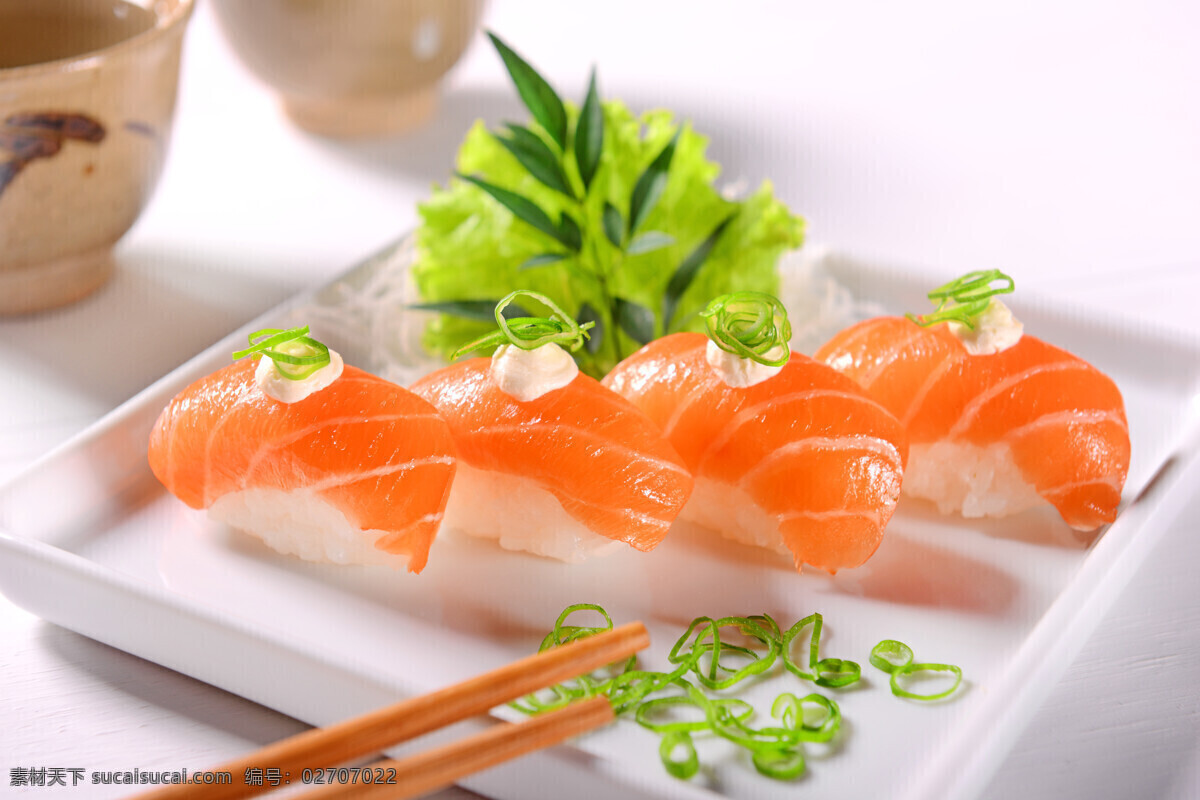 三文鱼寿司 手握寿司 寿司 日式寿司 日本料理 刺身 生鱼片 日式料理 日式美食 美食 鱼 鲜 风味美食 特色美食 日本美食 日本食物 餐饮美食 传统美食