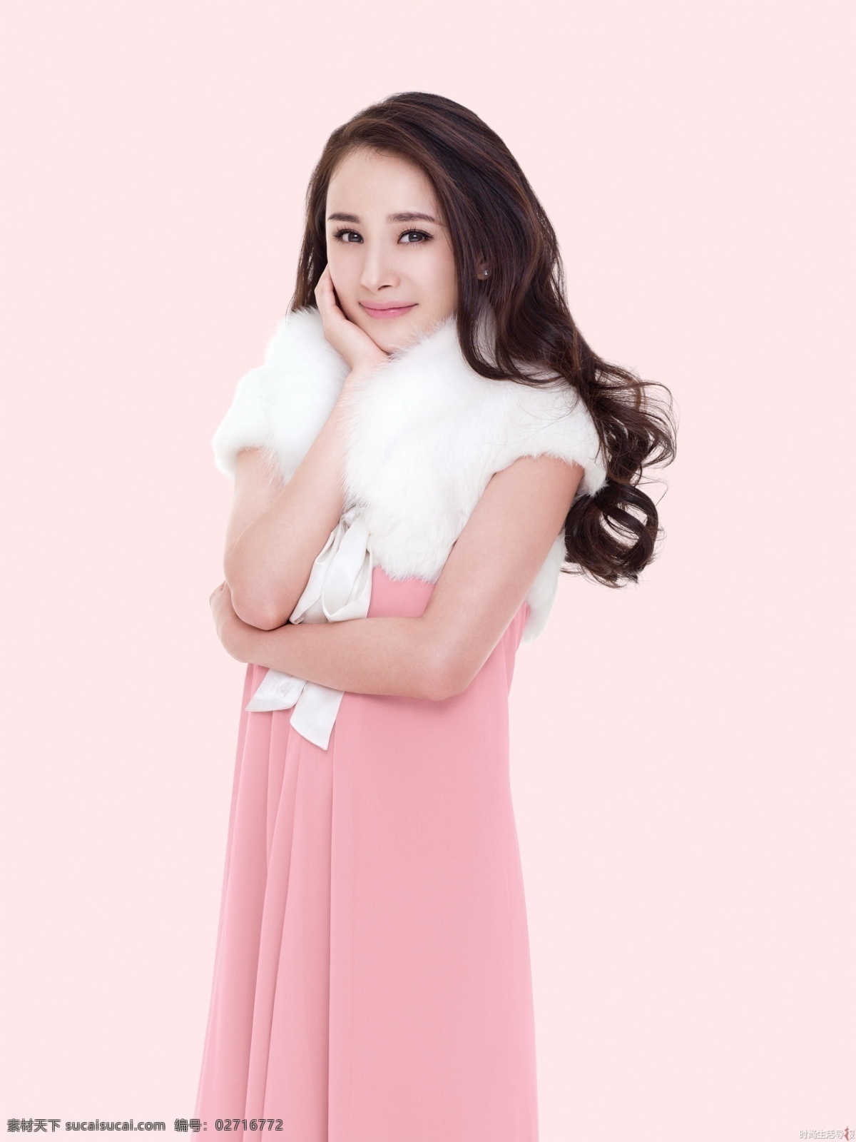 杨幂 明星 美女 演员 白色披肩 粉色长裙 长发 明星偶像 人物图库