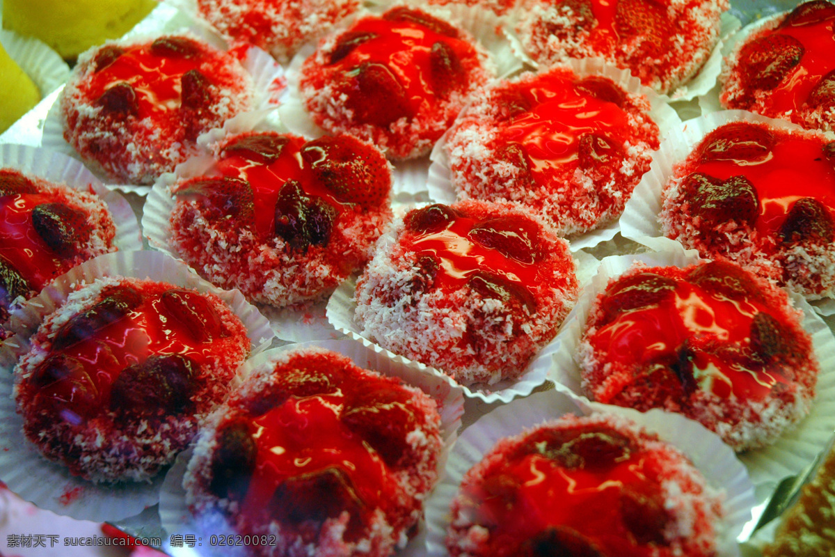 红色蛋糕高清 蛋糕 美食 高清图片 摄影图片 小蛋糕 美味 草莓蛋糕 jpg图片 图片图库 美食图库 其他类别 餐饮美食 红色