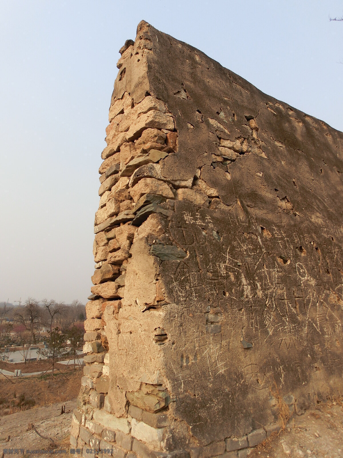 圆明园 残缺 城墙 遗址 土堆 柳树 圆明园公园 圆明园遗址公园 国内旅游 旅游摄影 黑色
