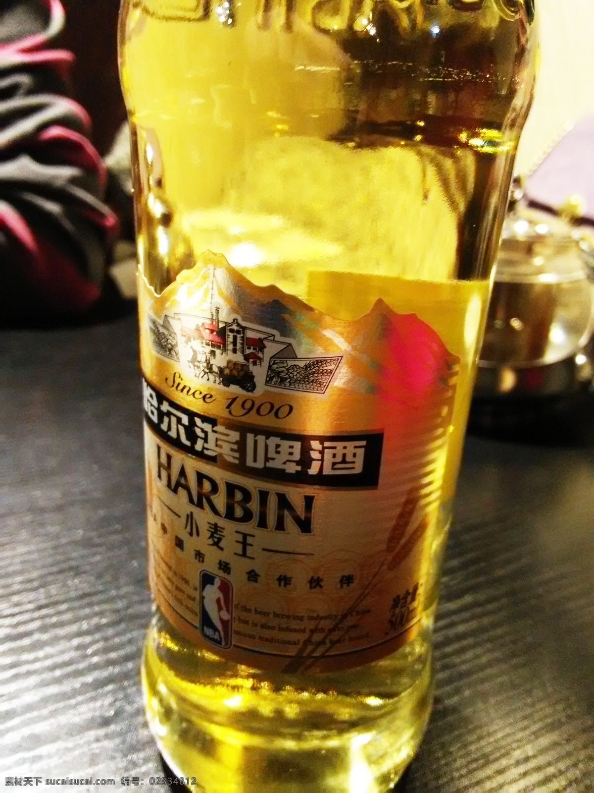 哈尔滨啤酒 哈尔滨 啤酒 哈啤 黄瓶 瓶装 瓶 餐饮美食 饮料酒水