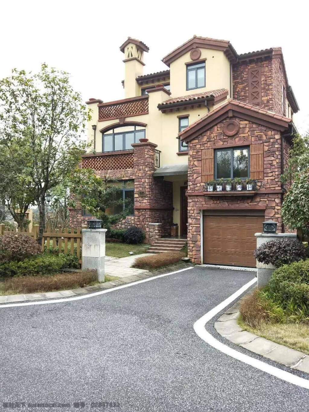 建筑设计 独幢别墅 庭院别墅 现代风格别墅 别墅车库 别墅花园 建筑园林 建筑摄影
