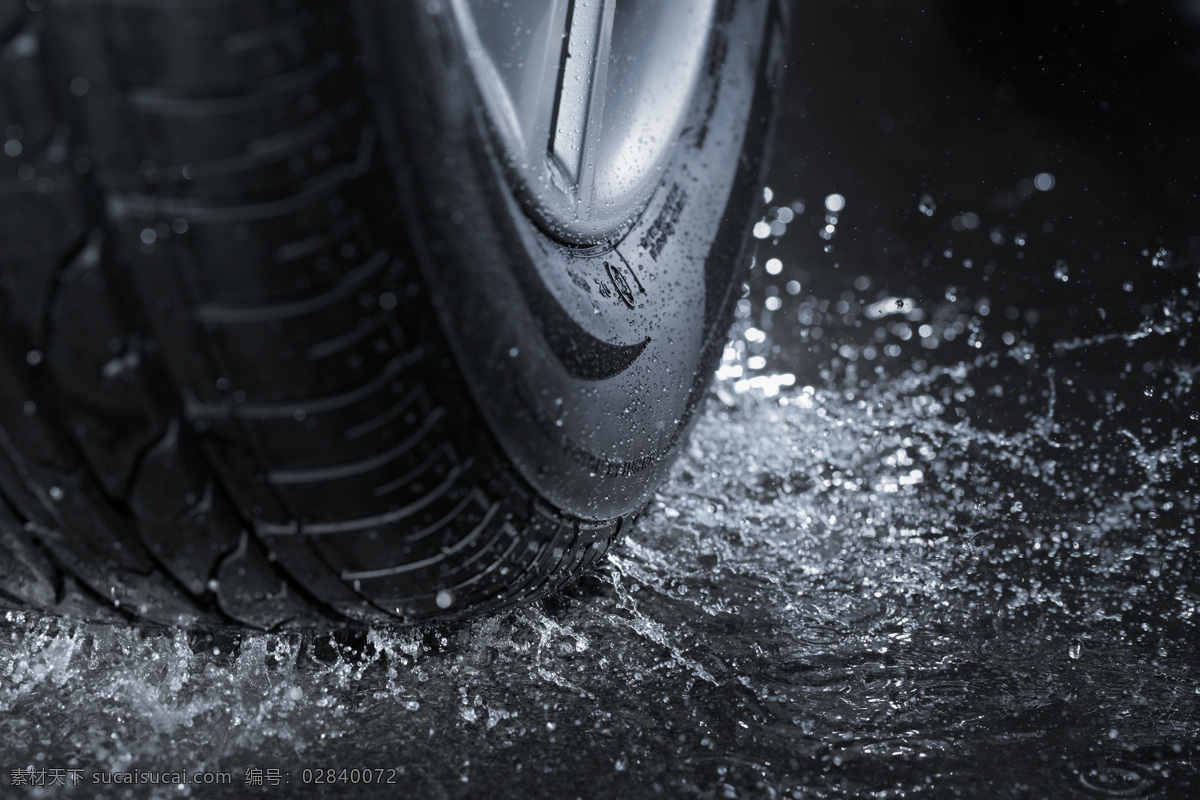 行驶 中 车轮 轮胎 运输 货车 轮胎摄影 轮胎特写 车轮子 汽车零件 配件 交通工具 现代科技 汽车图片