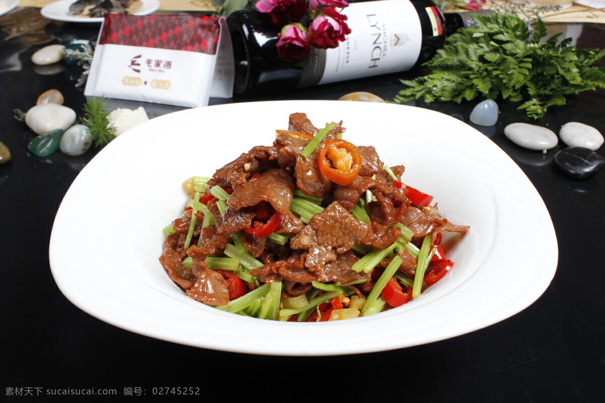 小炒黄牛肉 美食 菜品 菜谱 餐饮 传统 中餐 色香味 绿色食品 土家菜 小炒 黄牛肉 湘菜 红辣椒 蒜子 高清 写真照片 传统美食 餐饮美食