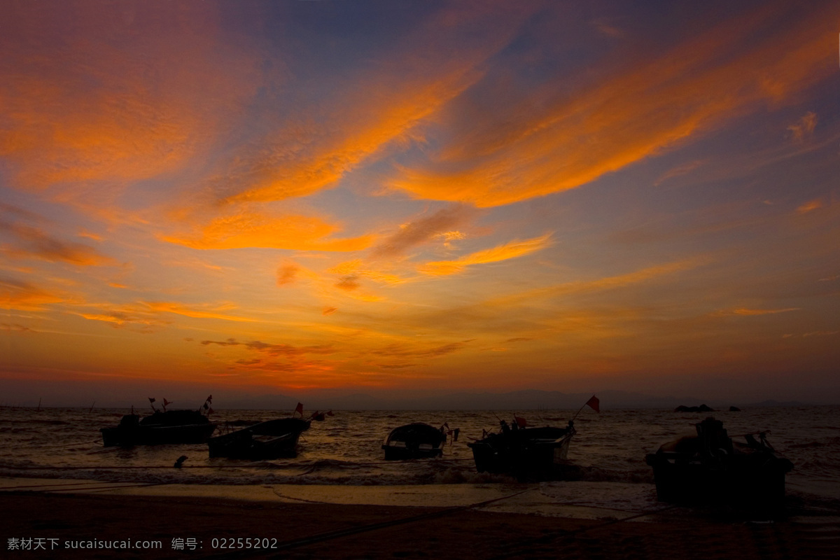 彩霞 飞渡 大海 海滩 黄昏 落日 摄影图库 小船 渔船 彩霞飞渡 自然景观 自然风景 psd源文件