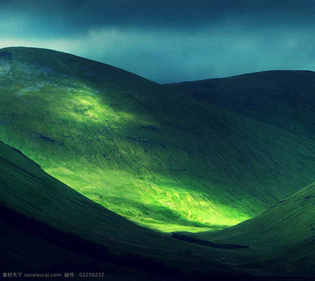 山上 风景 绿色 山脉 壮阔 生活 旅游餐饮