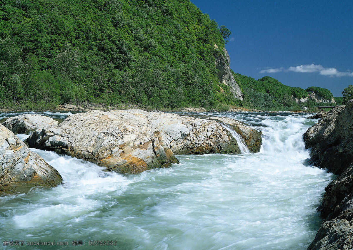 山水风景 高清风景图片 流水 山水图 石头 溪流 小溪 四季风光素材 家居装饰素材 山水风景画